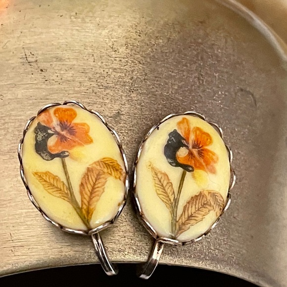 Pansy Viola Floral Clip Earrings - Picture 3 of 7